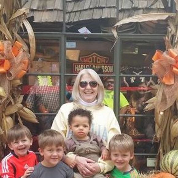 Meet your Posher, Shertina 'sherry' - Picture 1 of 1